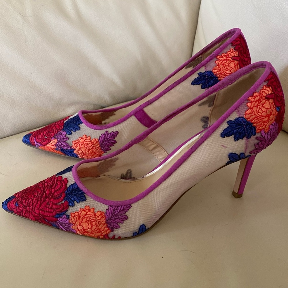 Heel flower Color red and purple/blue / dark blue brand Jessica Simpson size 9.5
